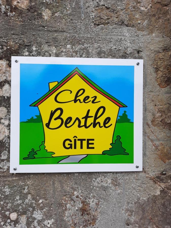 Gite Chez Berthe Pontfarcy Exterior photo