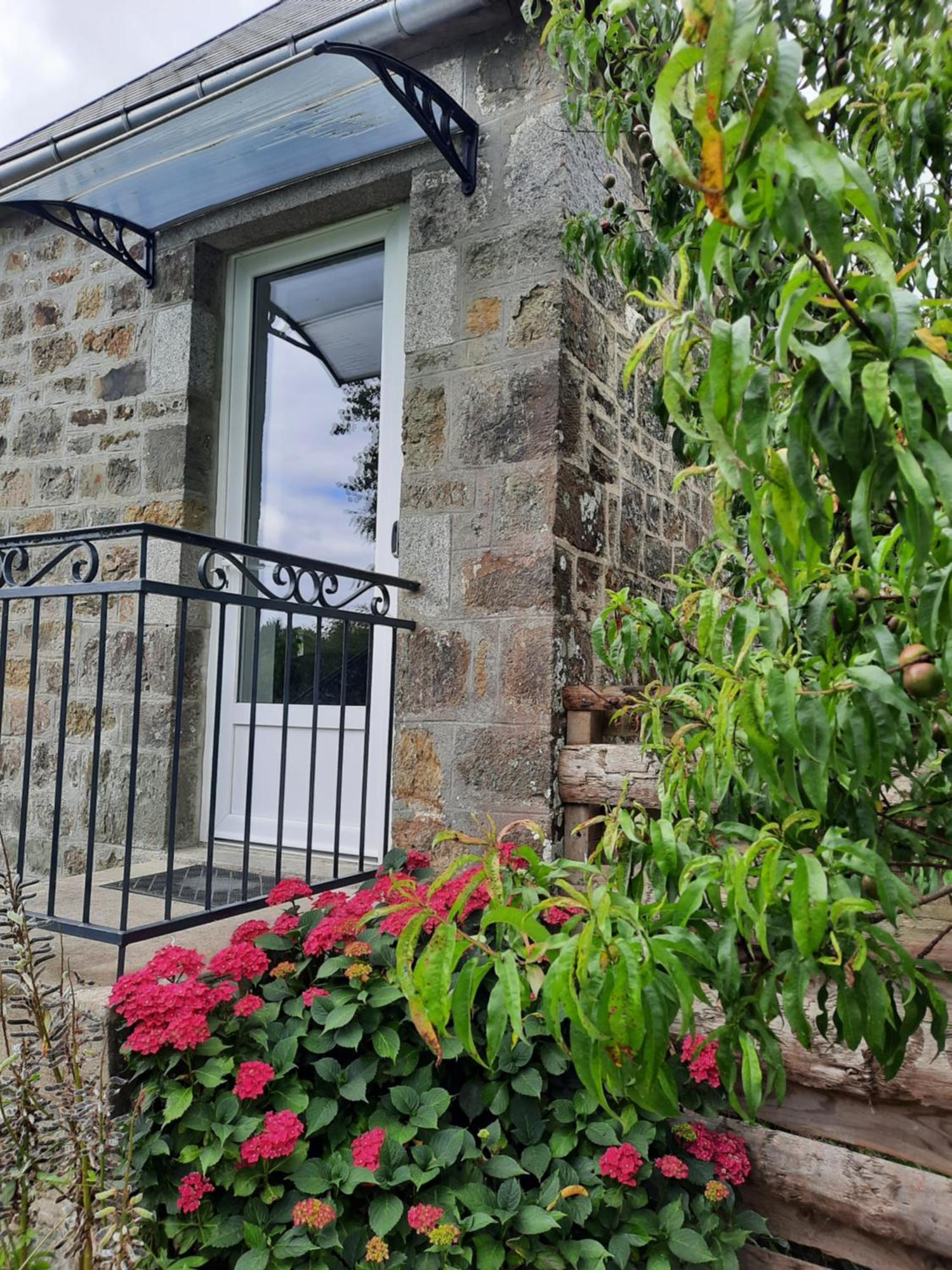 Gite Chez Berthe Pontfarcy Exterior photo